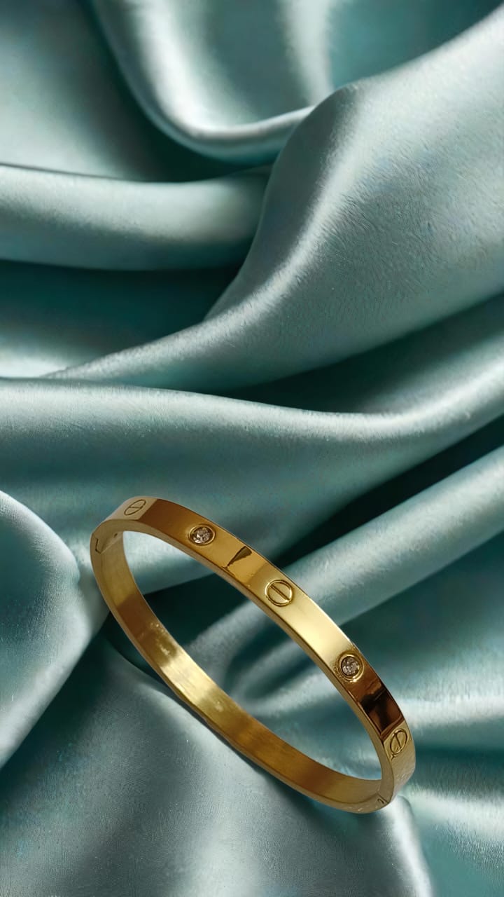 Gemstone jewelry with anti tarnish bracelet