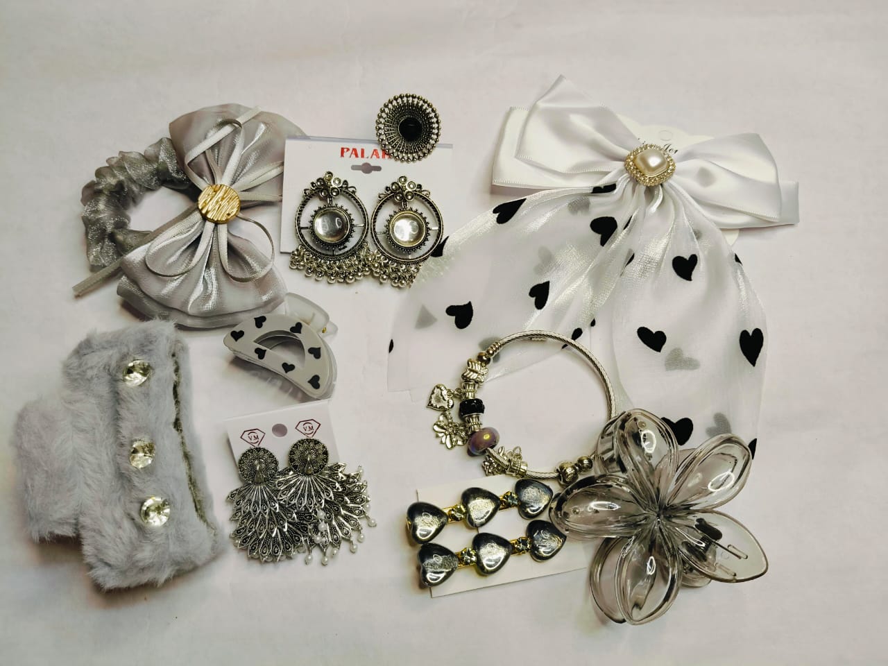 Gift hampers of hair accessories with jewellery