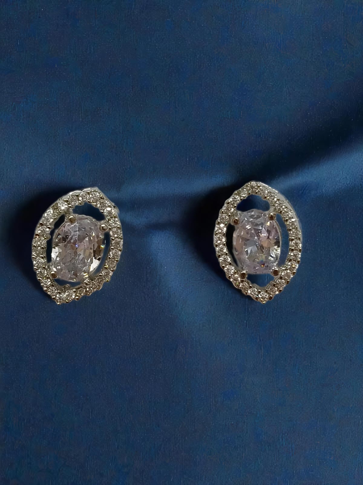 Ad stone earrings
