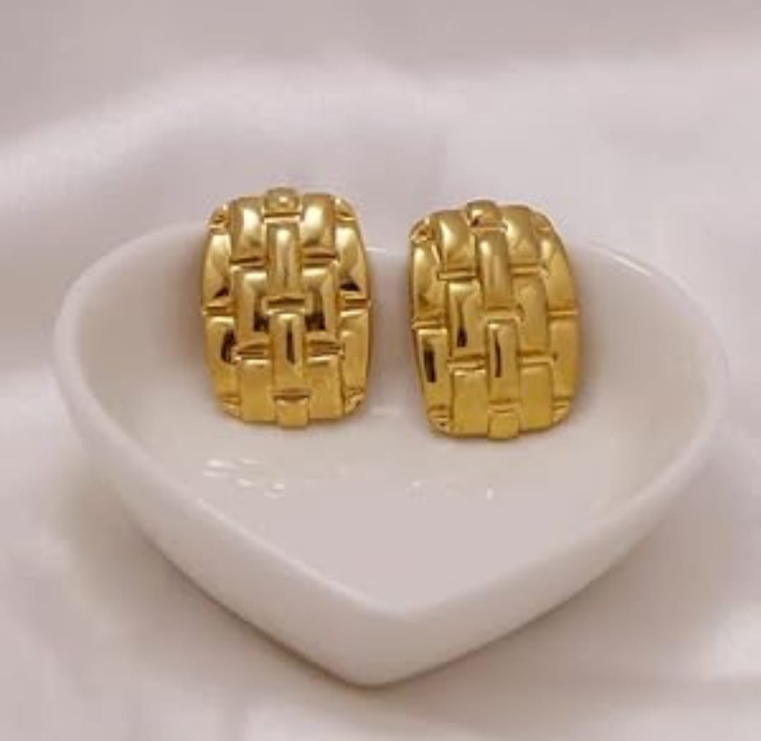 Anti tarnish earrings